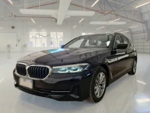 BMW 5 Series Touring 518d Business 2022