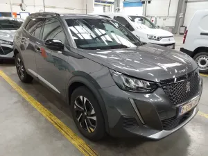 Peugeot 2008 1.2i Allure 2023