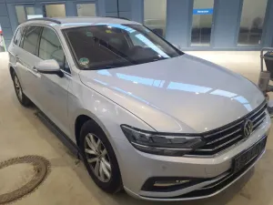Volkswagen Passat Variant 2.0 TDI Business 2023