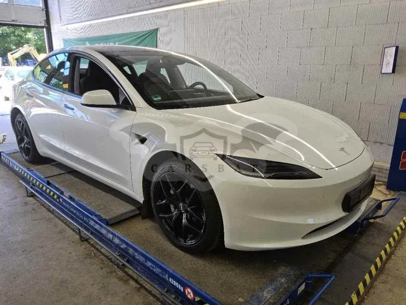 Tesla Model 3 60 kWh 2024