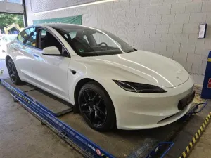 Tesla Model 3 60 kWh 2024