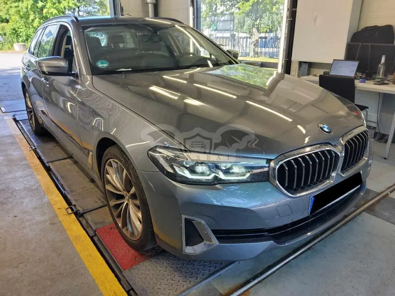 BMW 5 Series Touring 520i Luxury 2022