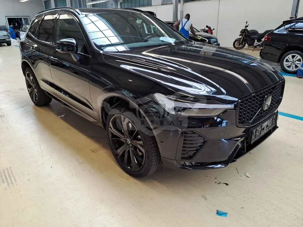 Volvo XC60 Plus 2025
