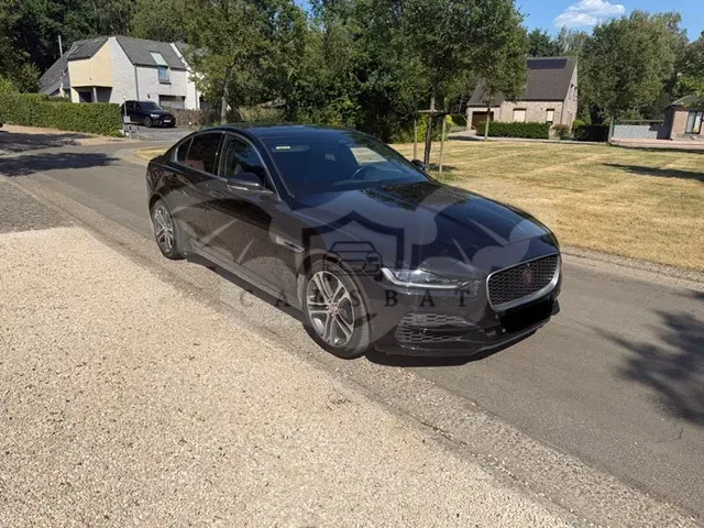 Jaguar XE 2.0i 2021