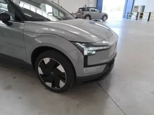 Volvo EX30 Extended Range Plus 2024