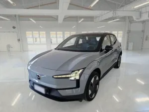 Volvo EX30 Extended Range Plus 2024
