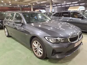 BMW 3 Series Touring 320e 2022