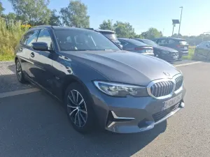 BMW 3 Series Touring 320e Luxury 2022