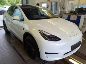 Tesla Model Y Standard Range 2023