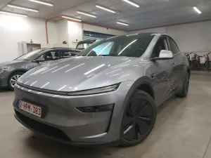 Tesla Model Y Long Range 2025