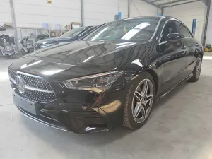 Mercedes-Benz CLA 200 AMG Line 2023