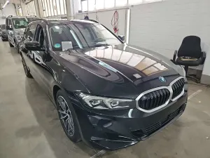 BMW 3 Series Touring 330e 2025