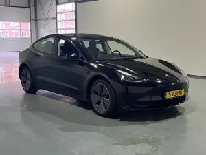 Tesla Model 3 Standard Range Plus 60 kWh 2023