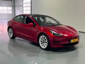 Tesla Model 3 Standard Range Plus 60 kWh 2021