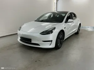 Tesla Model 3 Standard Range Plus 60 kWh 2023