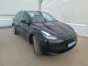 Tesla Model Y Long Range 2024