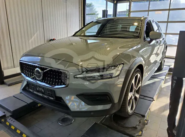 Volvo V60 Cross Country B4 Plus 2023