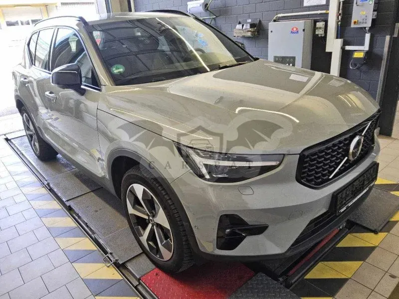 Volvo XC40 B3 Plus Dark 2025