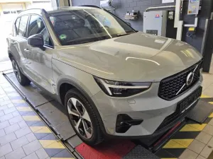 Volvo XC40 B3 Plus Dark 2025