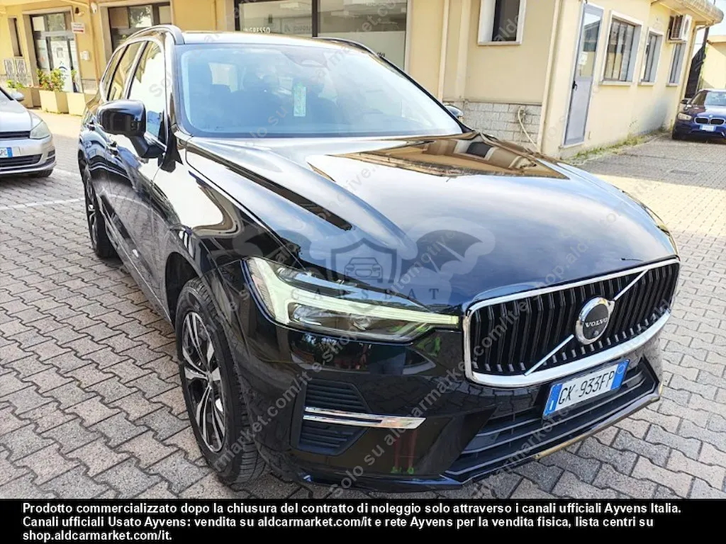 Volvo XC60 2.0 B4 Momentum Pro 2022
