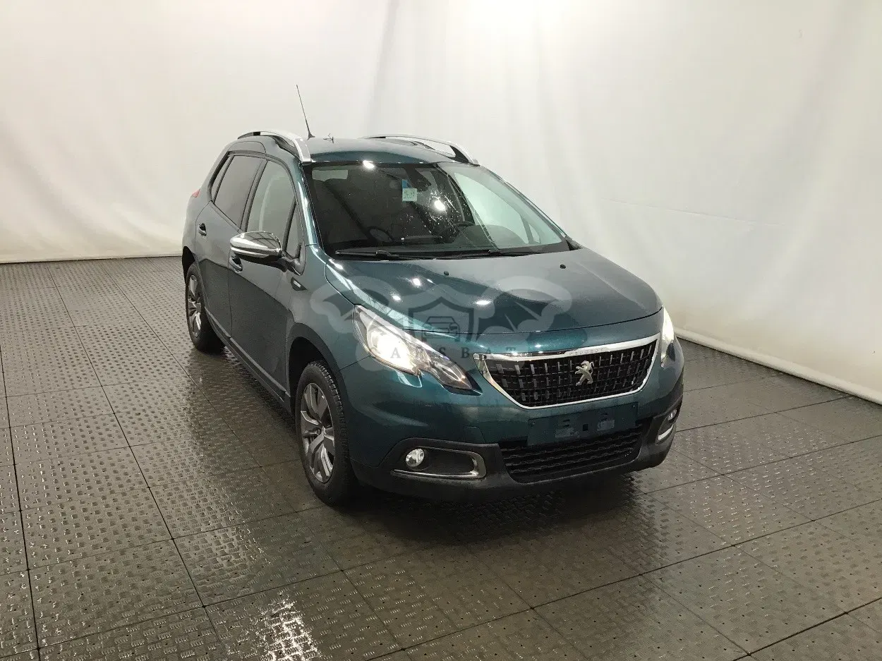 Peugeot 2008 1.2i Style 2018