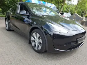 Tesla Model Y Standard Range 2023