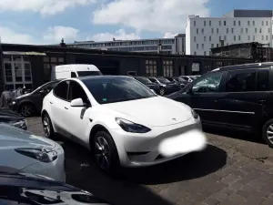 Tesla Model Y Standard Range 2023