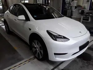 Tesla Model Y Standard Range 2023