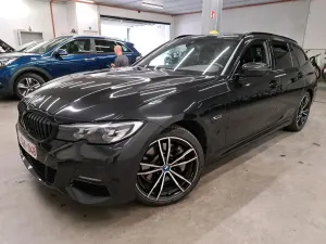 BMW 3 Series Touring 330e 2022