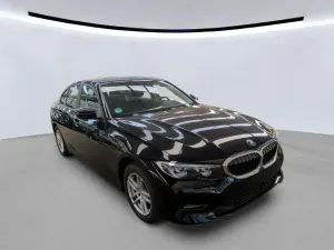 BMW 3 Series 318i 2021