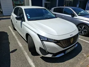Peugeot 308 1.2i Allure 2022