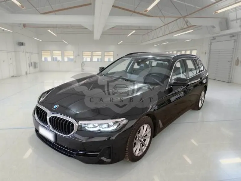 BMW 5 Series Touring 518d Business 2023