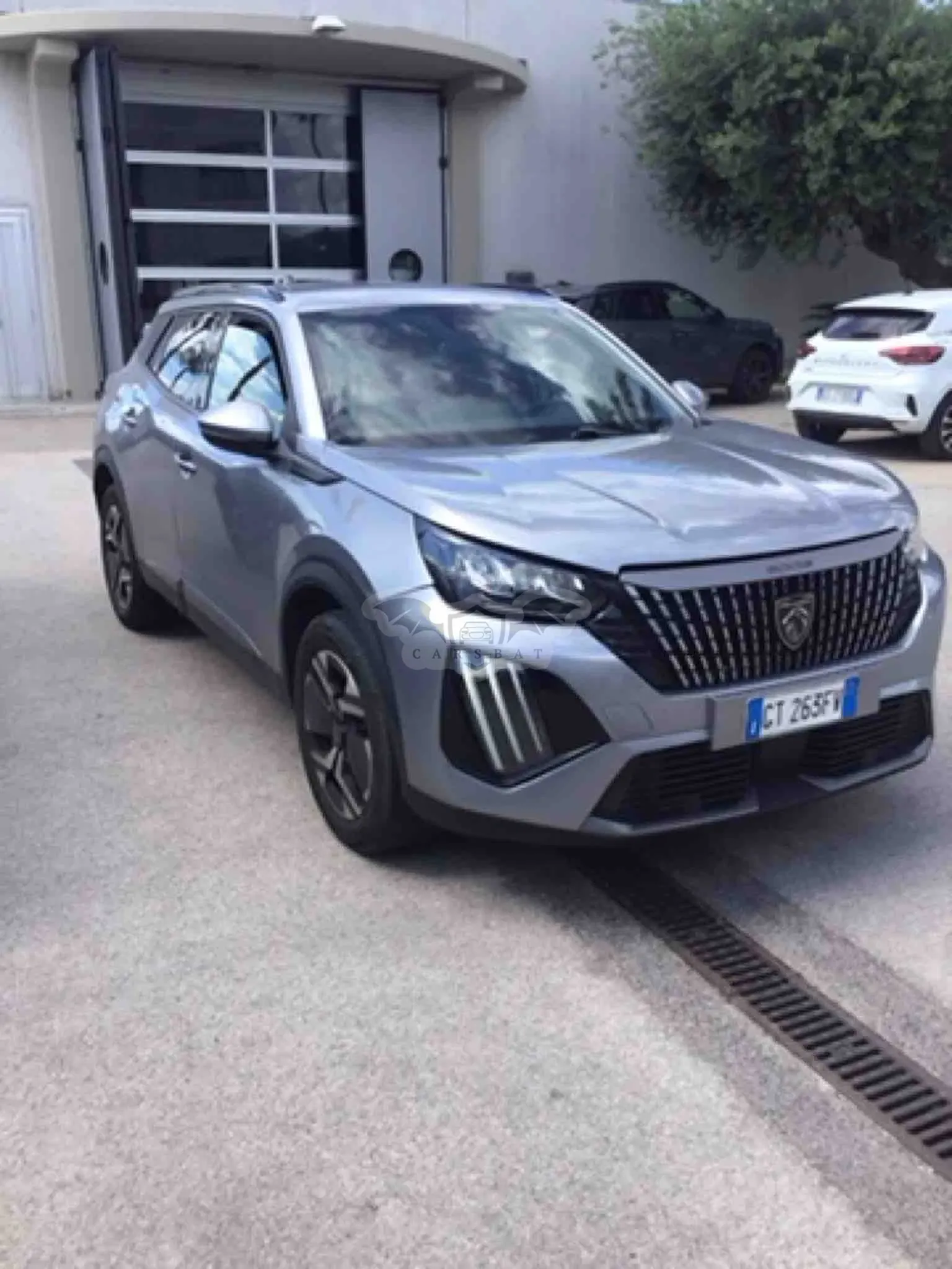 Peugeot 2008 1.2i Allure 2024