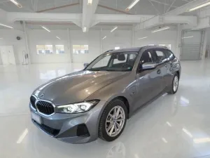BMW 3 Series Touring 320e 2022
