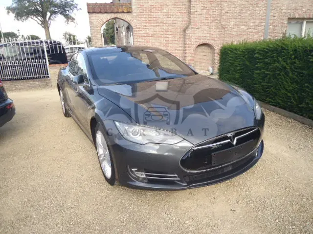 Tesla Model S 85 85 kWh 2015