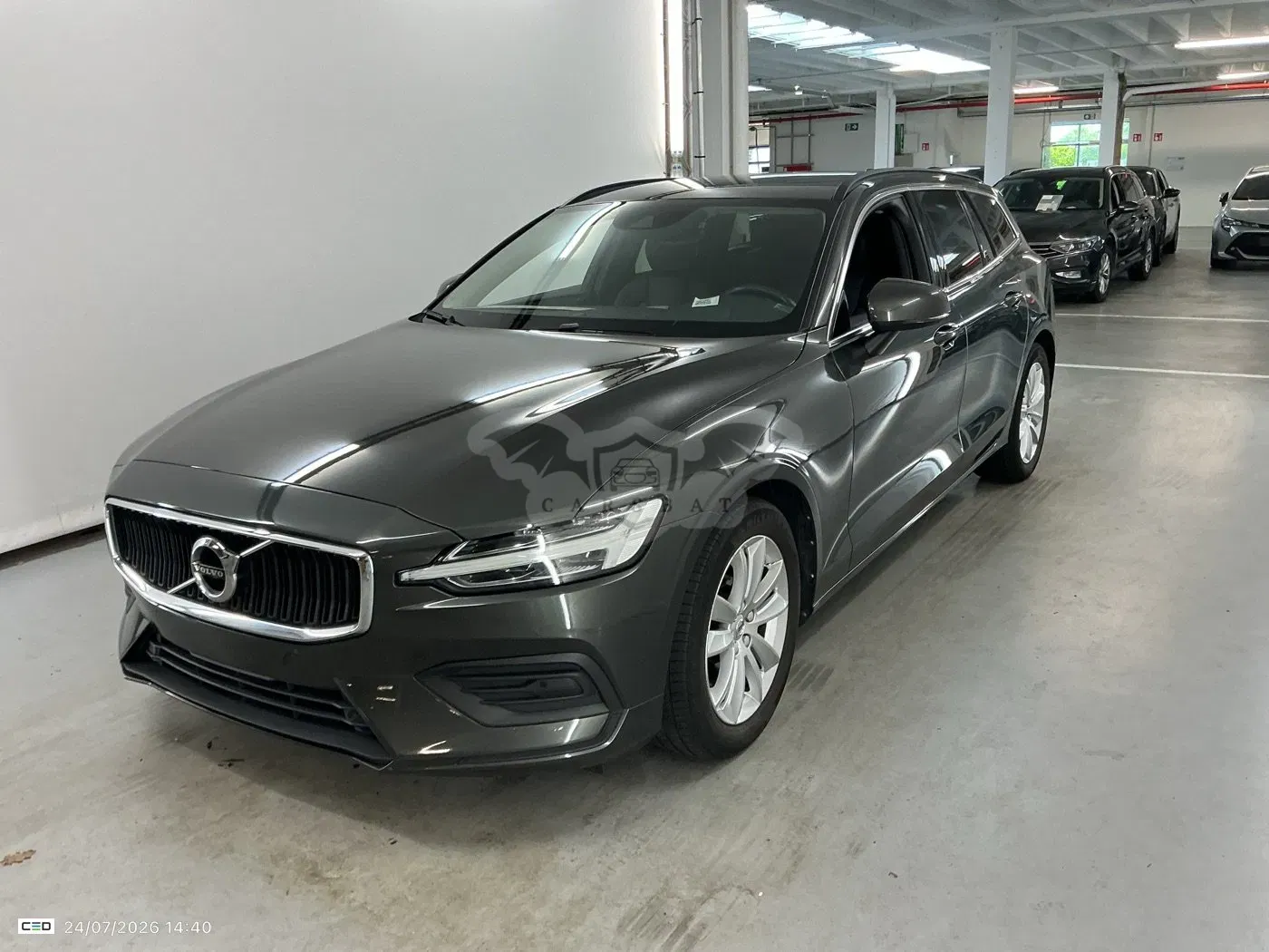 Volvo V60 B3 Momentum Pro 2022