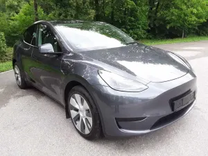 Tesla Model Y Standard Range 2023