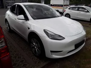 Tesla Model Y Standard Range 2023
