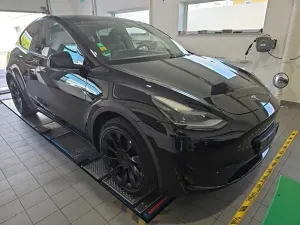 Tesla Model Y Standard Range 2023
