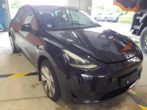 Tesla Model Y Standard Range 2023