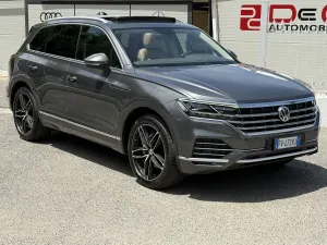 Volkswagen Touareg 3.0 TDI R-Line 2019