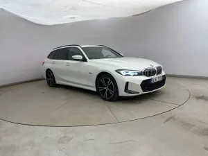 BMW 3 Series Touring 330e 2022