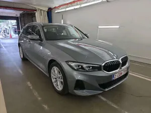 BMW 3 Series Touring 330e 2022