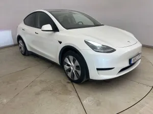 Tesla Model Y Standard Range 60 kWh 2023