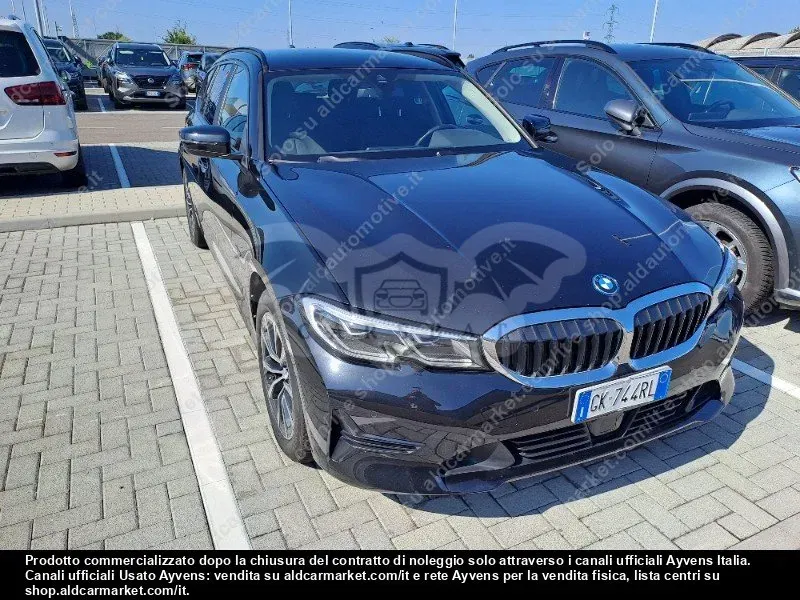 BMW 3 Series Touring 320e 2022