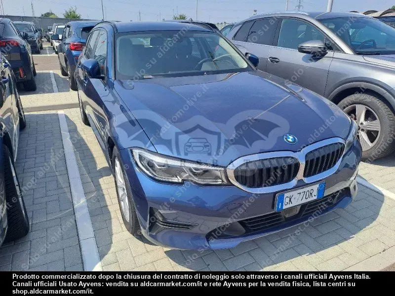 BMW 3 Series Touring 320e 2022