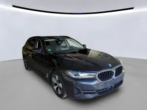 BMW 5 Series Touring 520d 2023