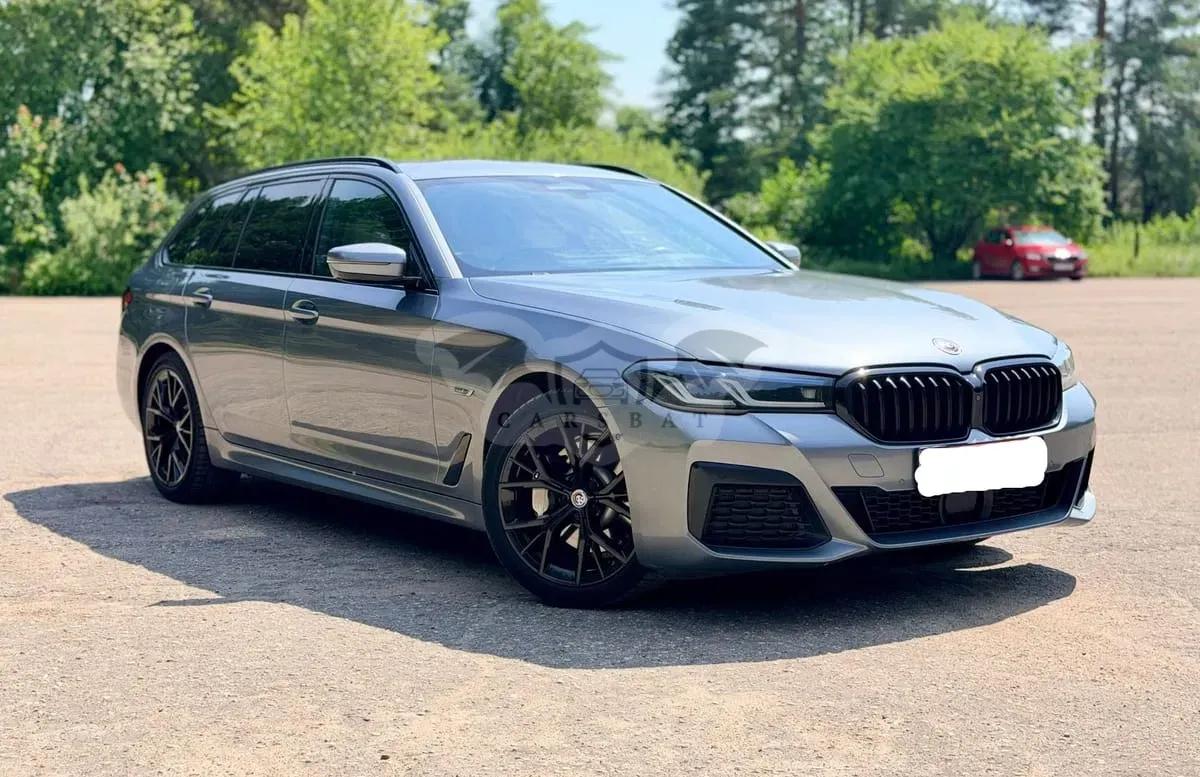 BMW 5 Series Touring 530e High Executive M sport 2022