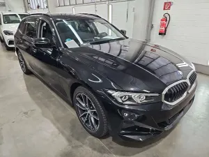 BMW 3 Series Touring 330e 2025