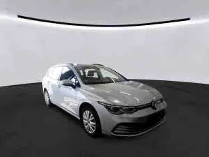 Volkswagen Golf Variant 1.5 eTSI Life 2023